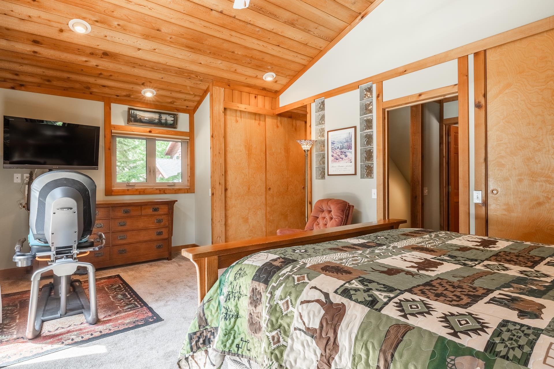 121 Cliff Circle Mammoth Lakes, CA 93546 - Photo 17 of 45