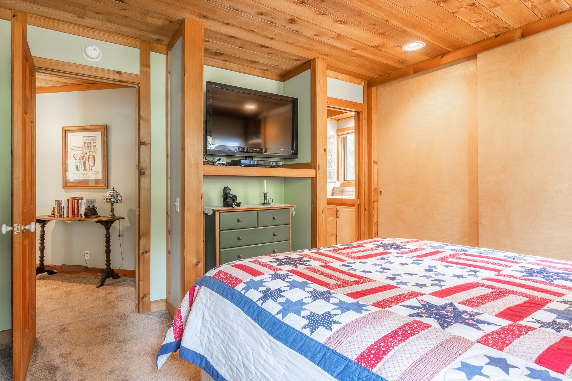 121 Cliff Circle Mammoth Lakes, CA 93546 - Photo 21 of 45