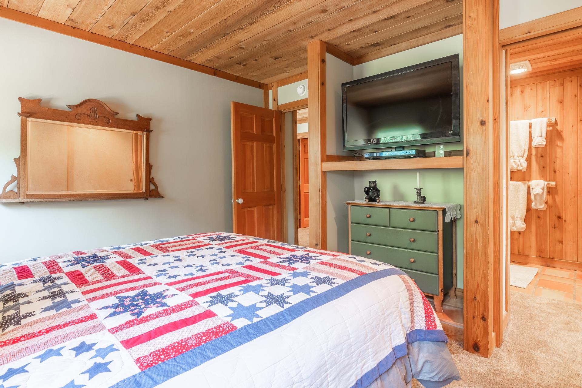 121 Cliff Circle Mammoth Lakes, CA 93546 - Photo 22 of 45