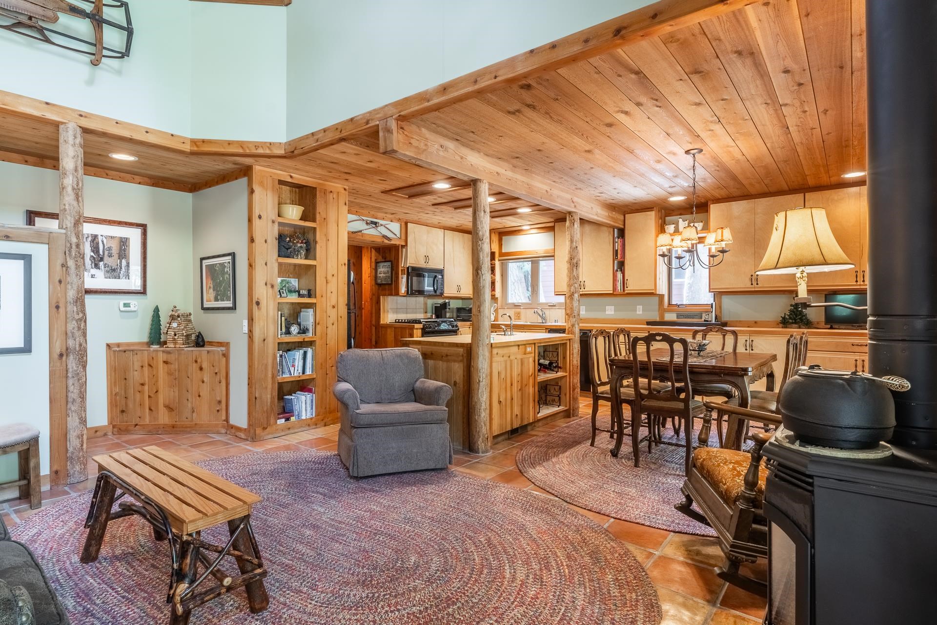 121 Cliff Circle Mammoth Lakes, CA 93546 - Photo 6 of 45