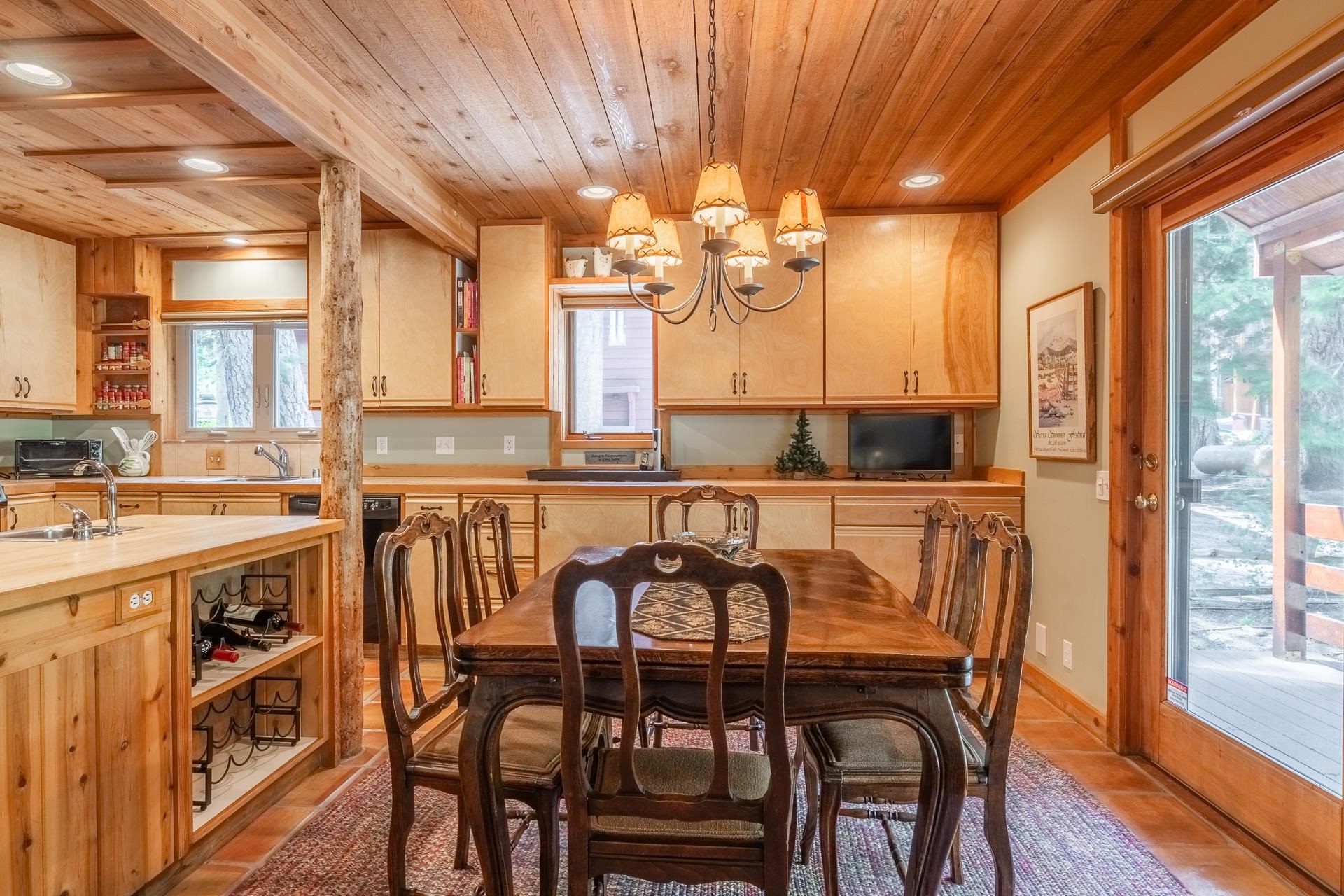 121 Cliff Circle Mammoth Lakes, CA 93546 - Photo 7 of 45