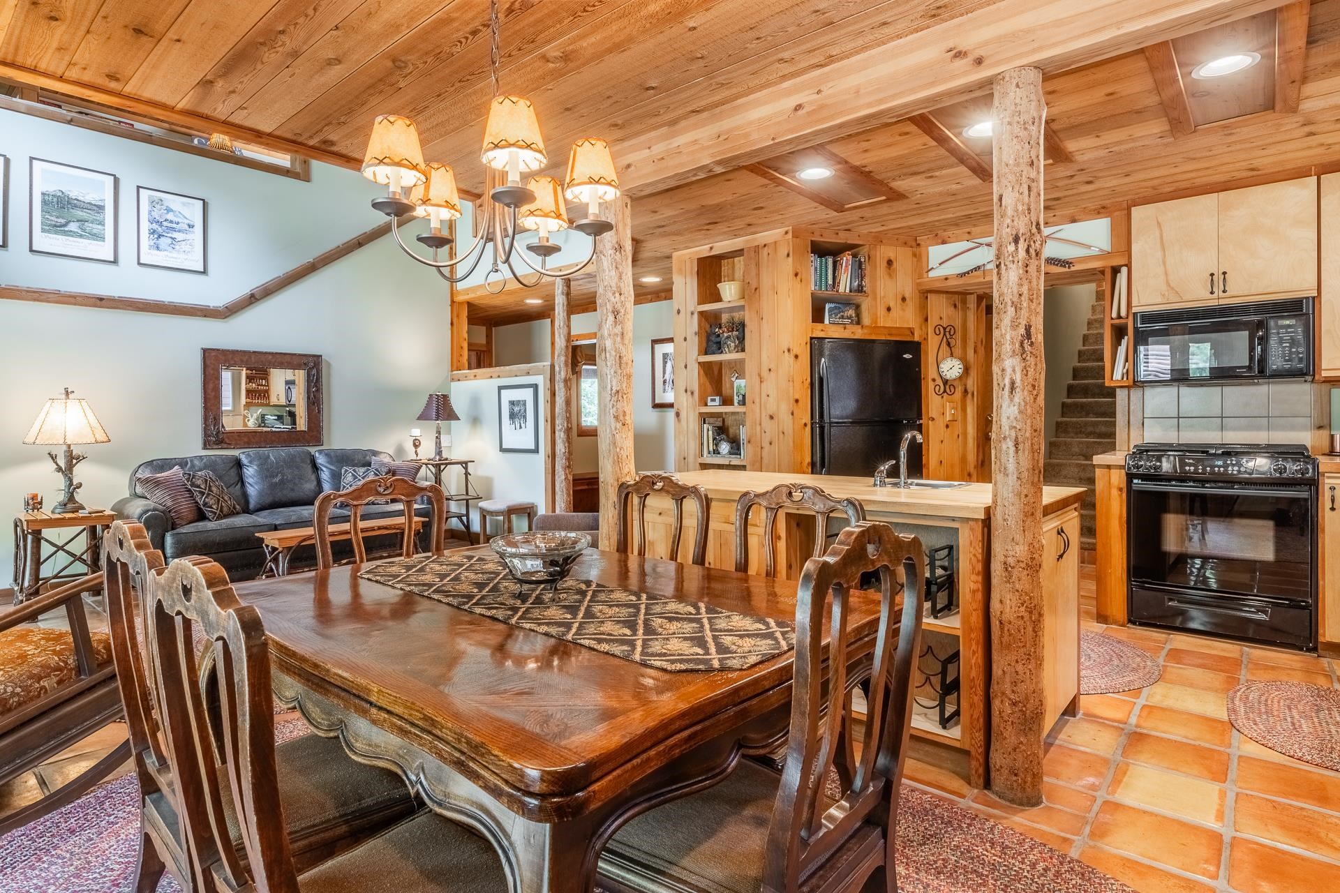 121 Cliff Circle Mammoth Lakes, CA 93546 - Photo 8 of 45