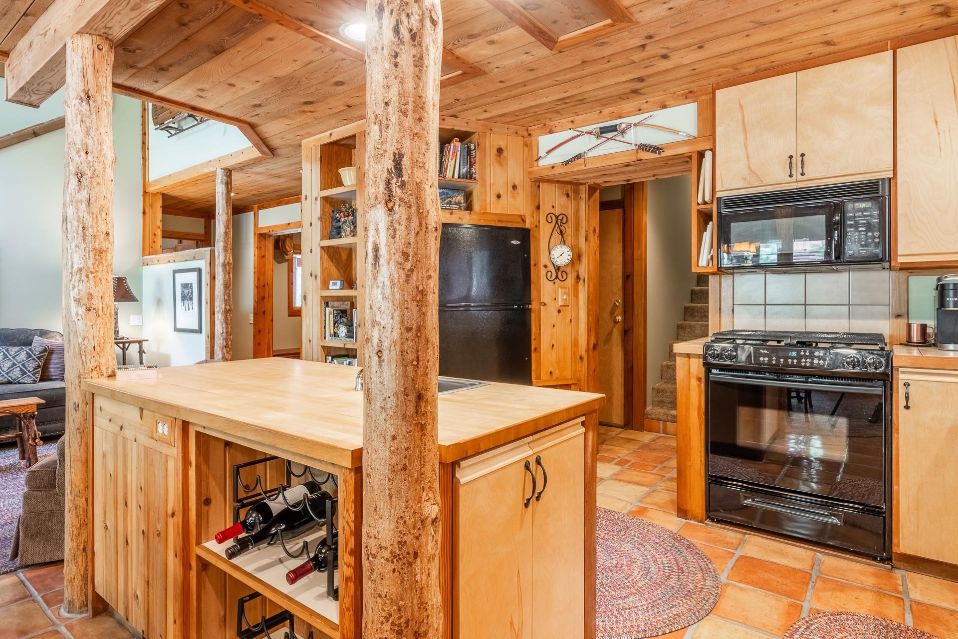 121 Cliff Circle Mammoth Lakes, CA 93546 - Photo 10 of 45