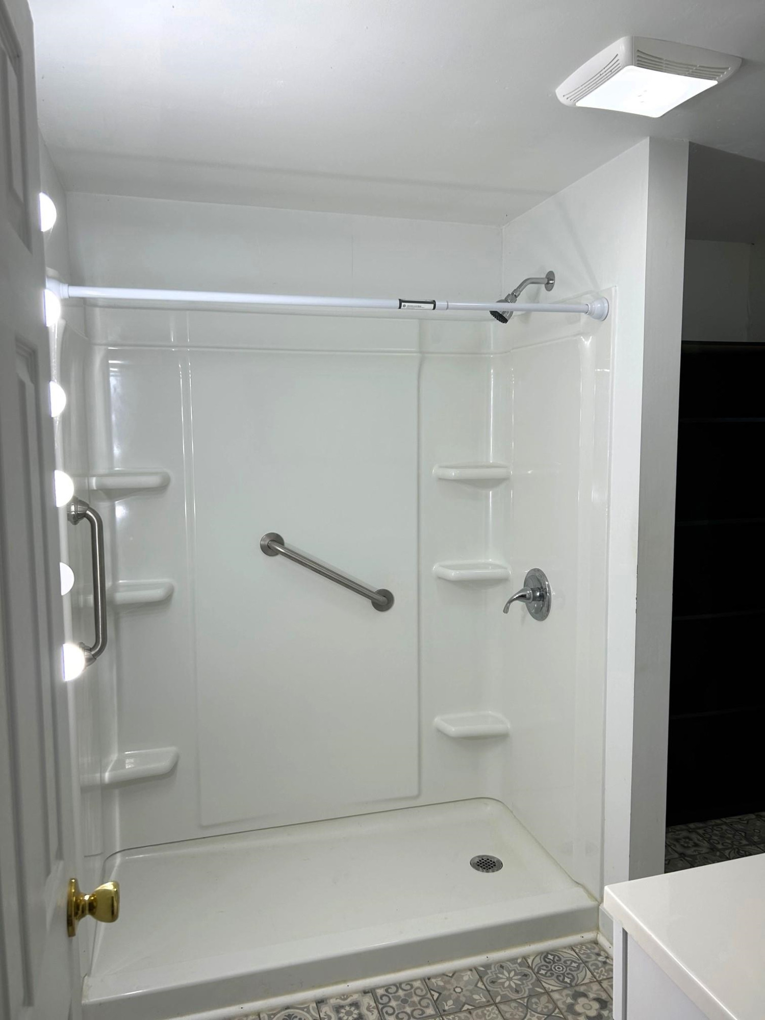 1507 Wilson Road Clinton, NC 28328 - Photo 31 of 49 a bathroom with a shower