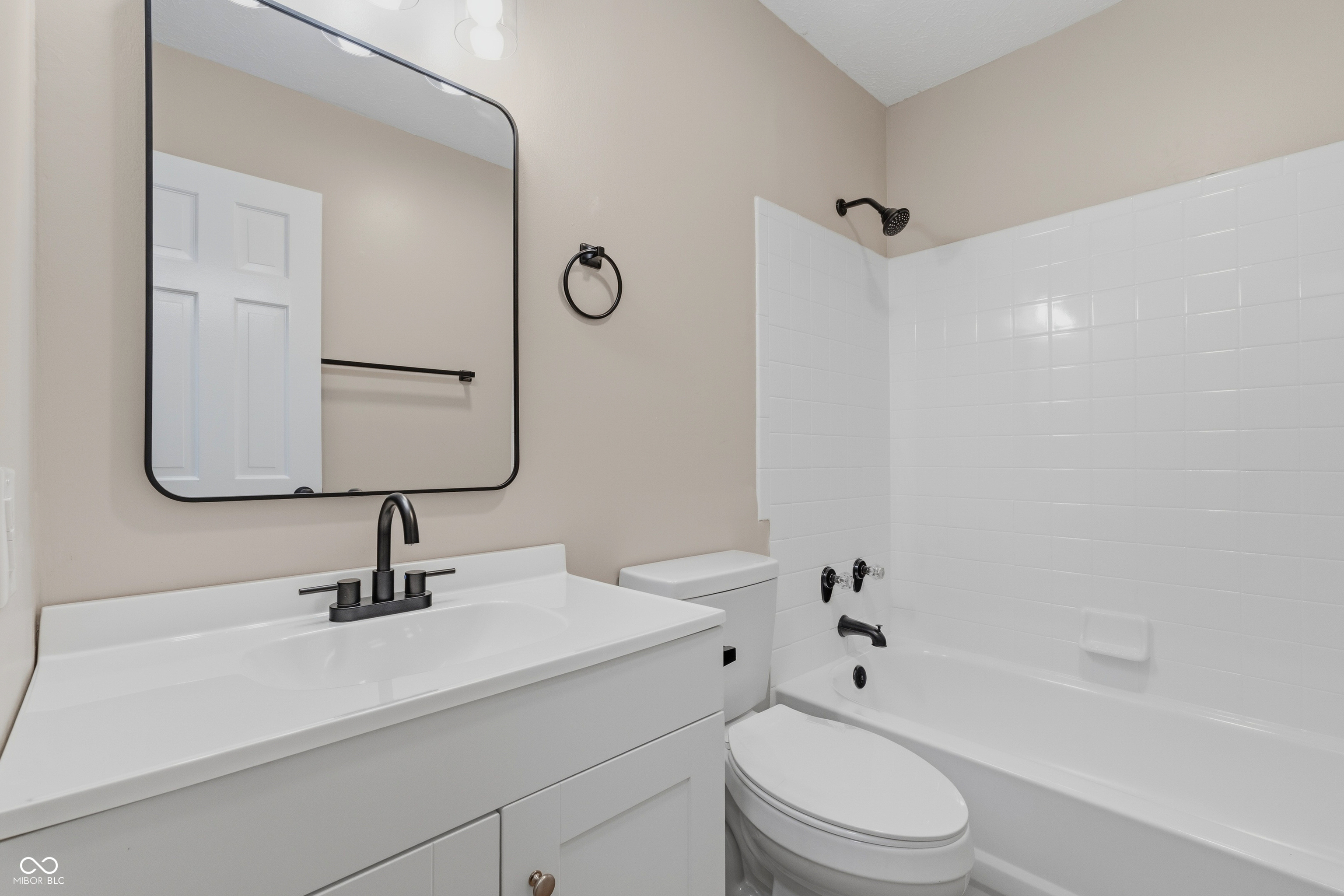 3242 Cherry Lake Road Indianapolis, IN 46235 - Photo 31 of 39 Gallery Image 31