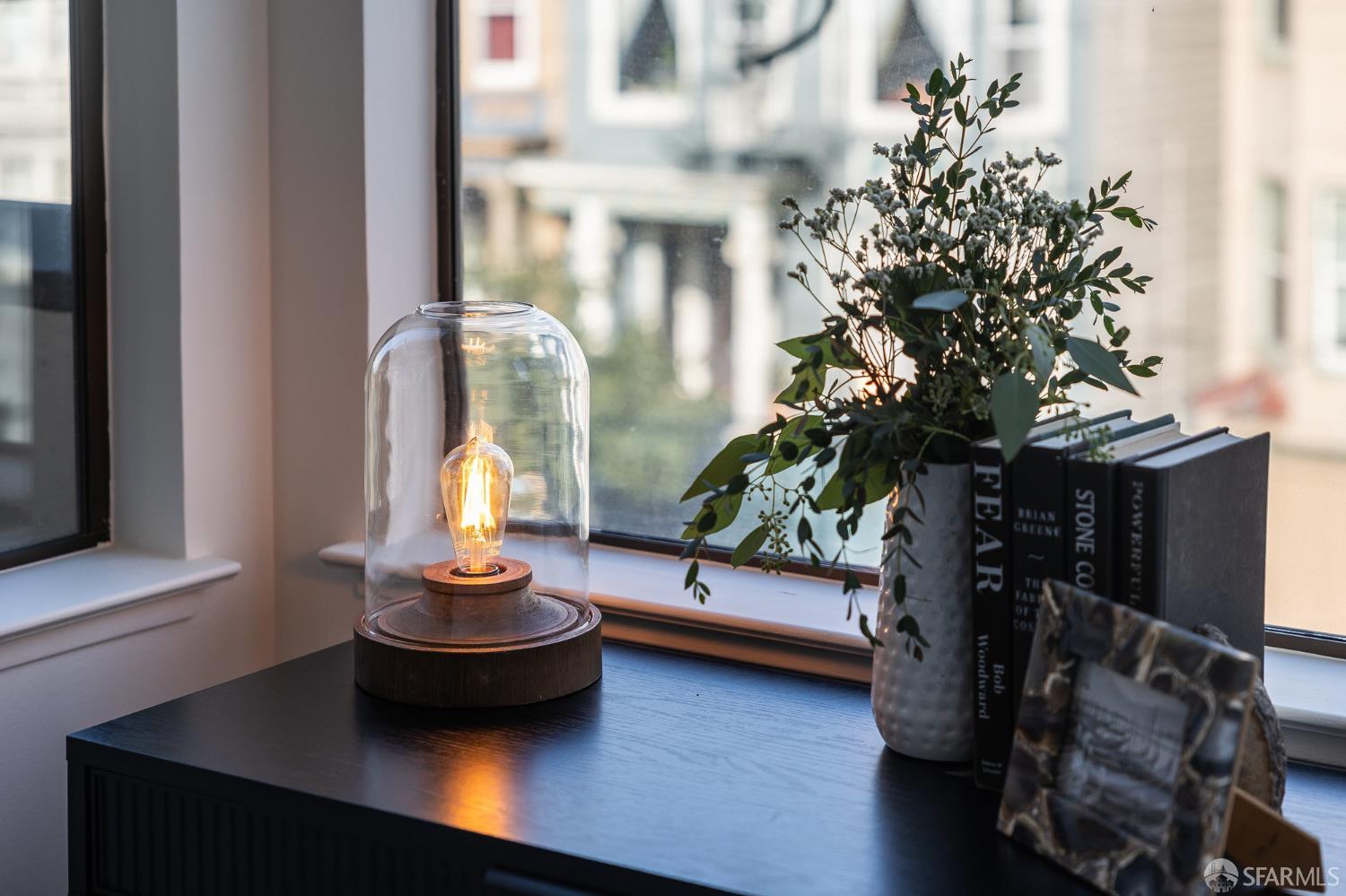370 Church Street, Unit G San Francisco, CA 94114 - Photo 12 of 65 a living room with furniture and a potted plant