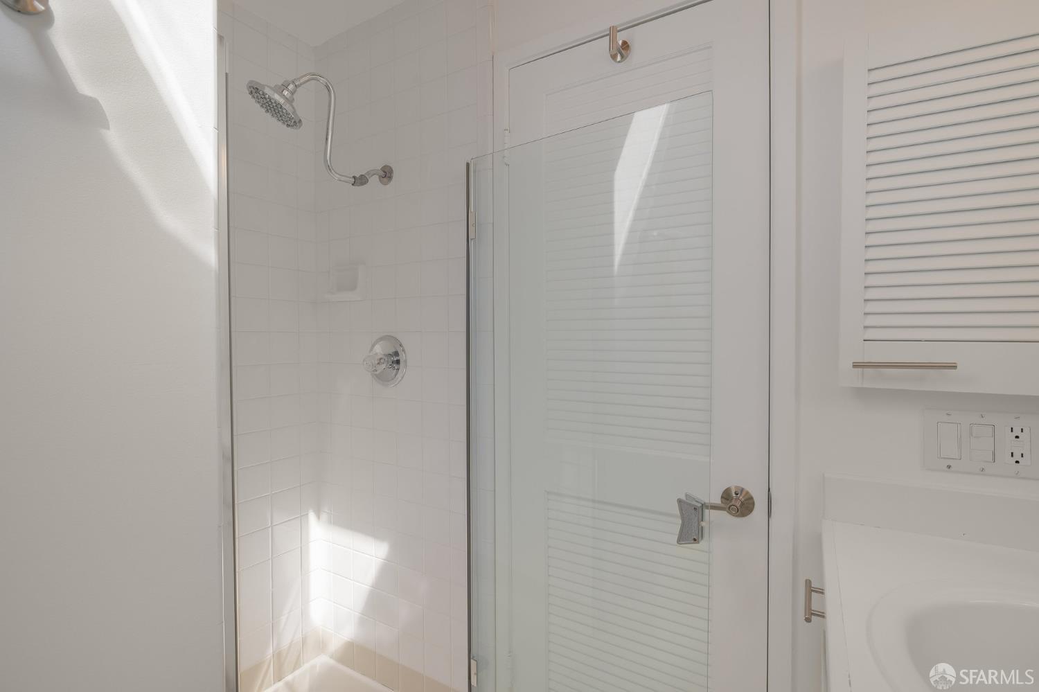 370 Church Street, Unit G San Francisco, CA 94114 - Photo 38 of 65 a bathroom with a shower