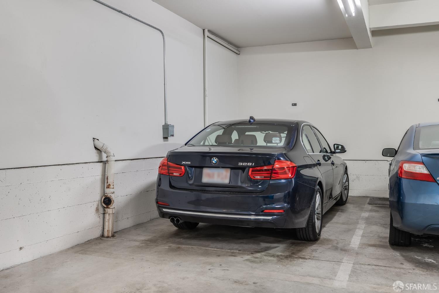 370 Church Street, Unit G San Francisco, CA 94114 - Photo 63 of 65 a car parked in garage