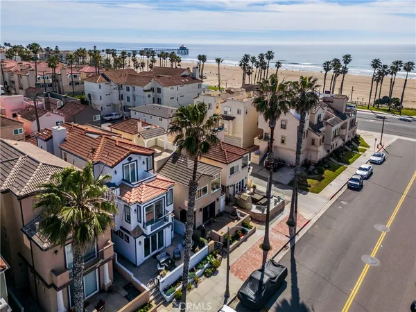 $3,098,000 | 116 11th Street, Huntington Beach, CA 92648