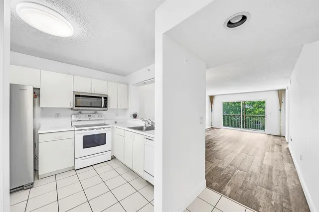 $2,000 | 9580 Weldon Circle, Fort Lauderdale, FL 33321