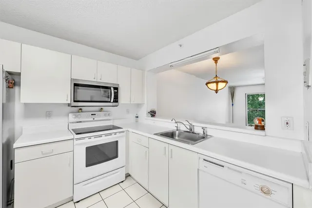 $2,000 | 9580 Weldon Circle, Fort Lauderdale, FL 33321