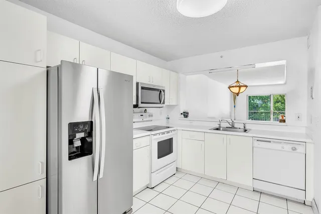 $2,000 | 9580 Weldon Circle, Fort Lauderdale, FL 33321