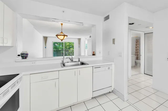 $2,000 | 9580 Weldon Circle, Fort Lauderdale, FL 33321