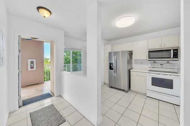 $2,000 | 9580 Weldon Circle, Fort Lauderdale, FL 33321