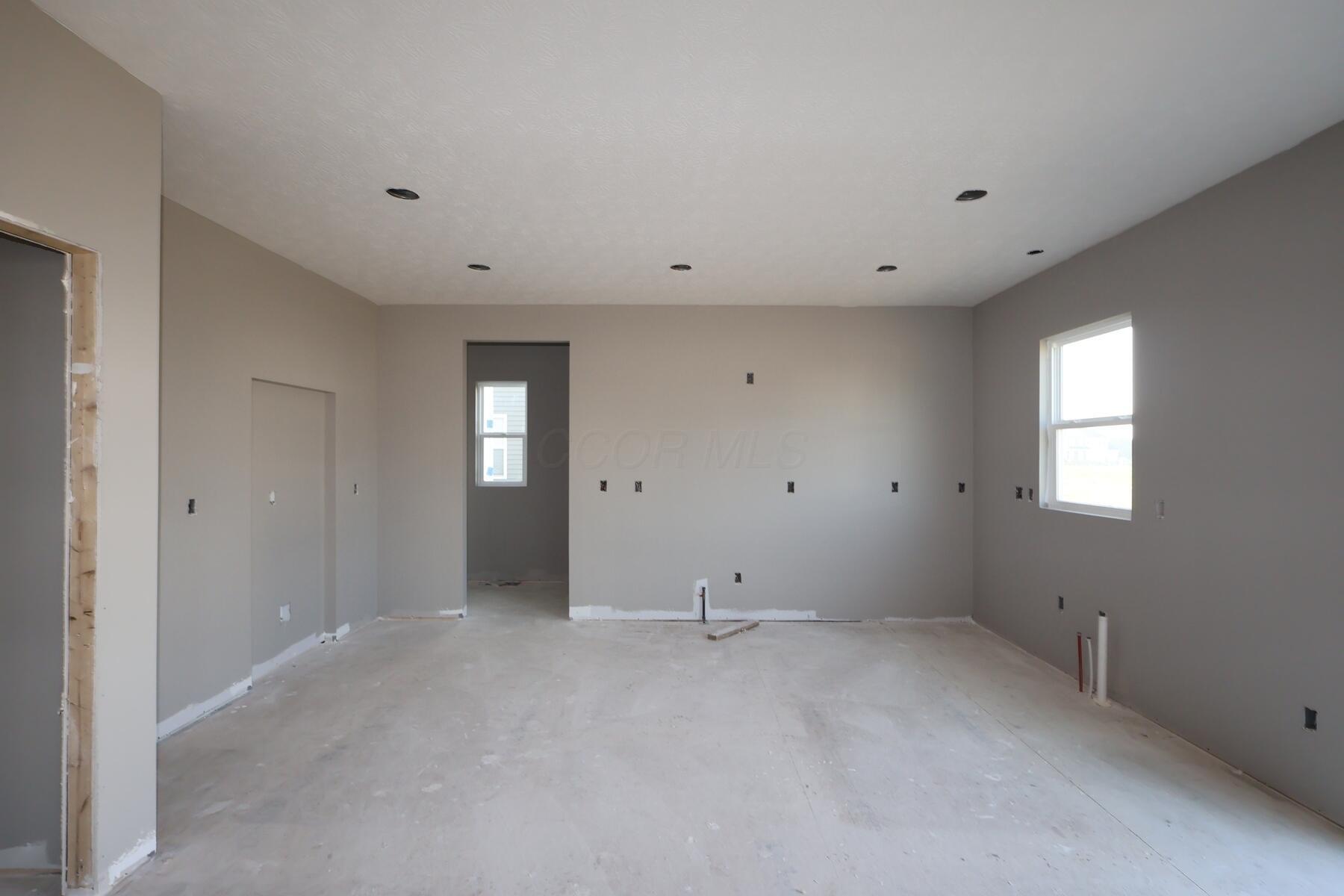 327 Beck Way Galena, OH 43021 - Photo 4 of 12 Kitchen