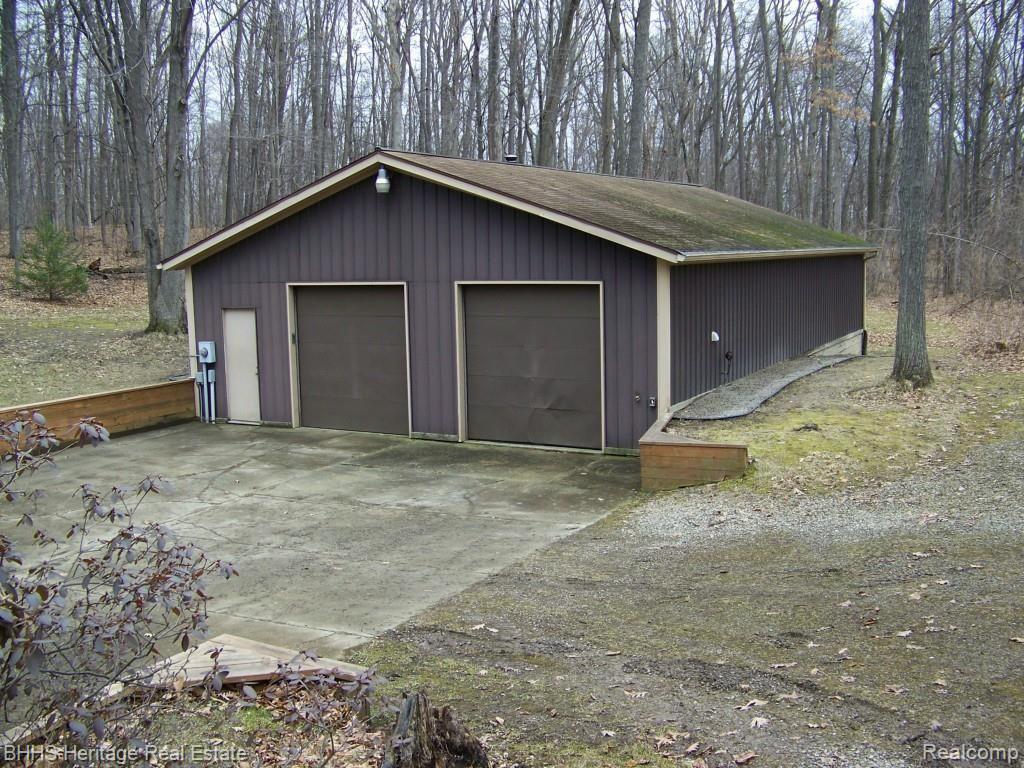 5353 Dutton Road Gregory, MI 48137 - Photo 38 of 42 100_4921.jpg