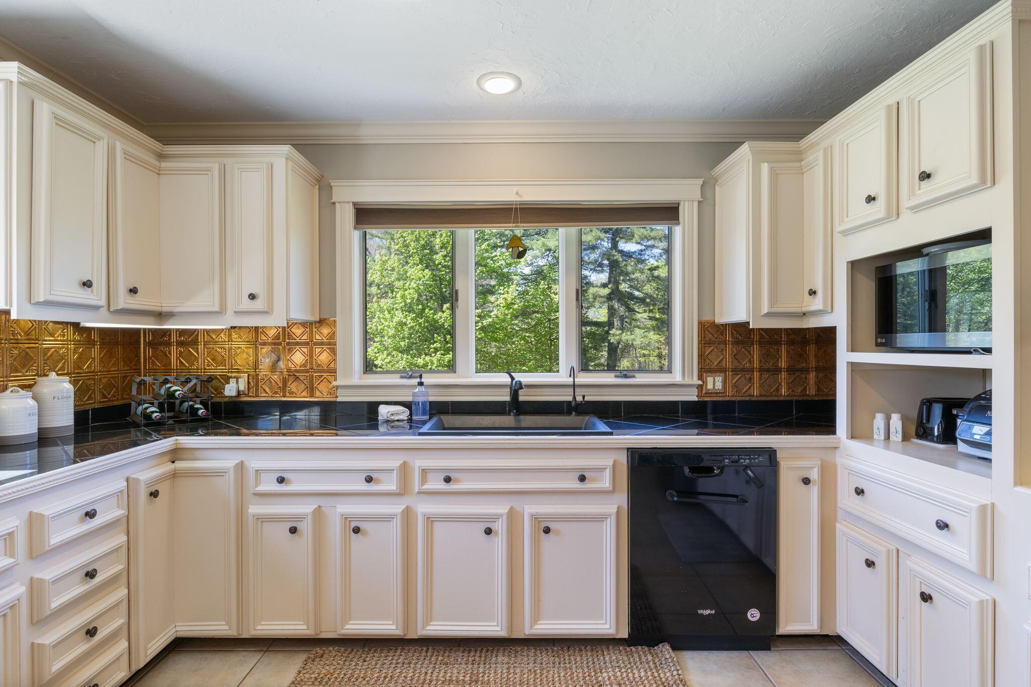 528 Bauneg Beg Hill Road North Berwick, ME 03906 - Photo 11 of 52 528_Bauneg_Beg_Hill_Rd_036