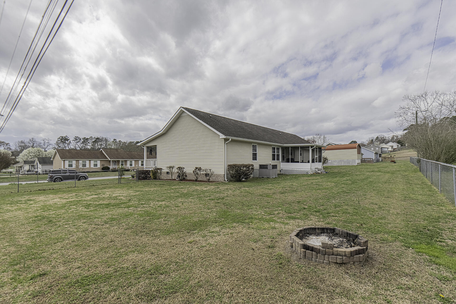 8405 Bay Run Drive Hixson, TN 37343 - Photo 6 of 30 KHP29