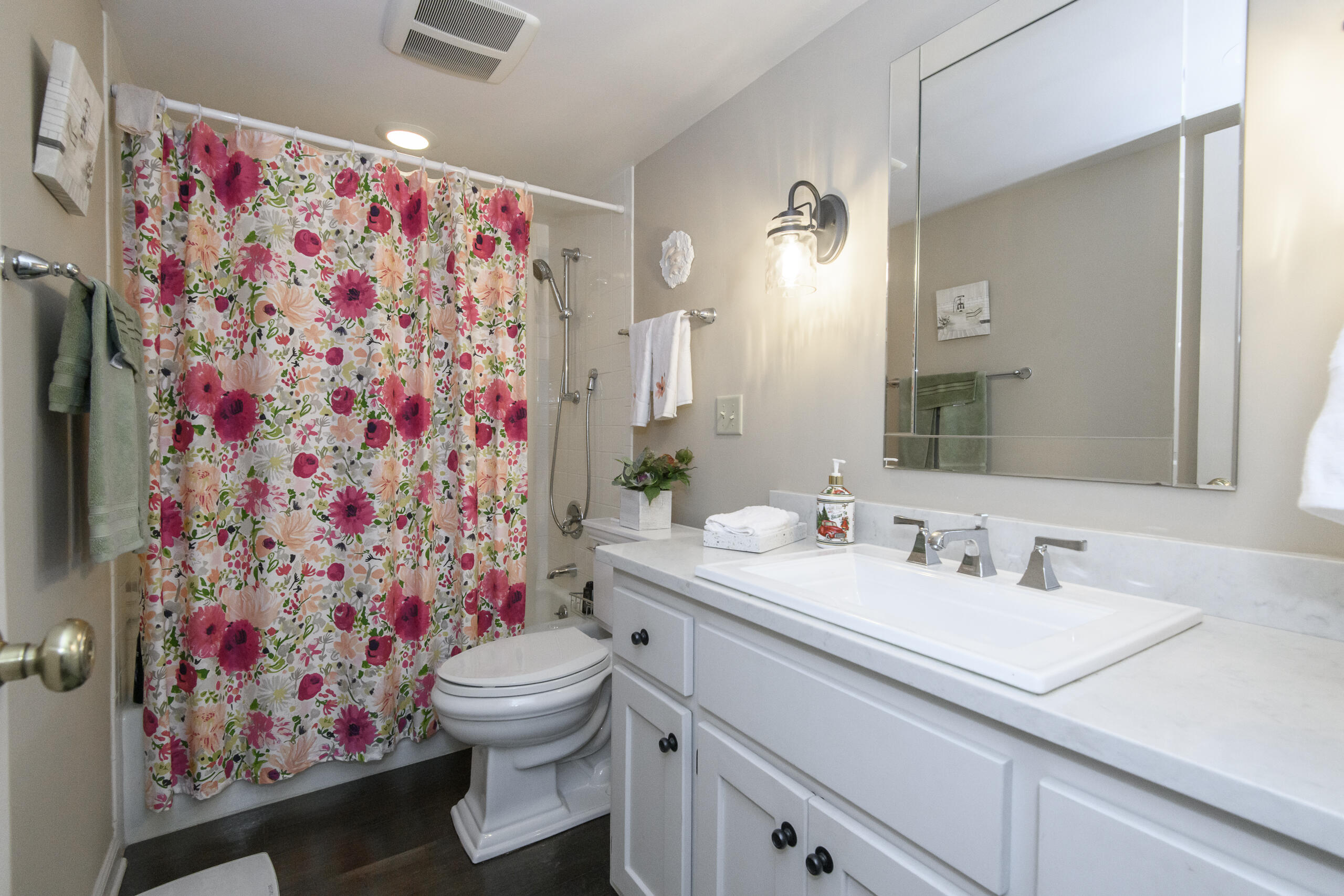 13335 Watertown Plank Road, Unit 110 Elm Grove, WI 53122 - Photo 17 of 32 13335_110 Watertown Plk-17