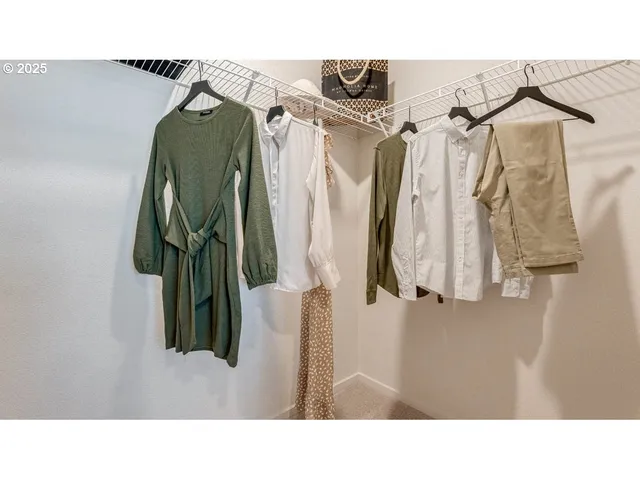 a black and white photo of a mirror