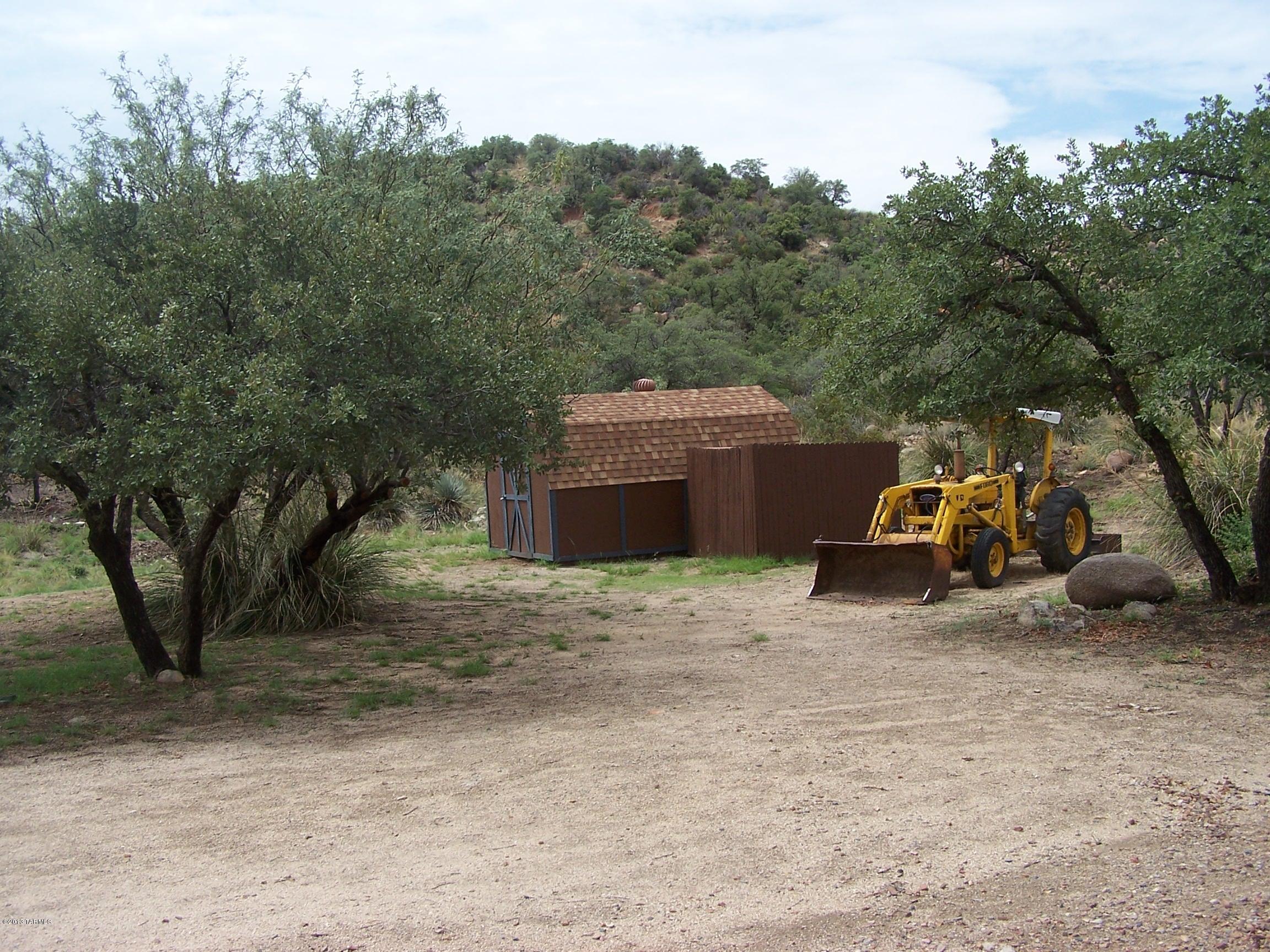 1880 South Cody Loop Road Oracle, AZ 85623 - Photo 16 of 28