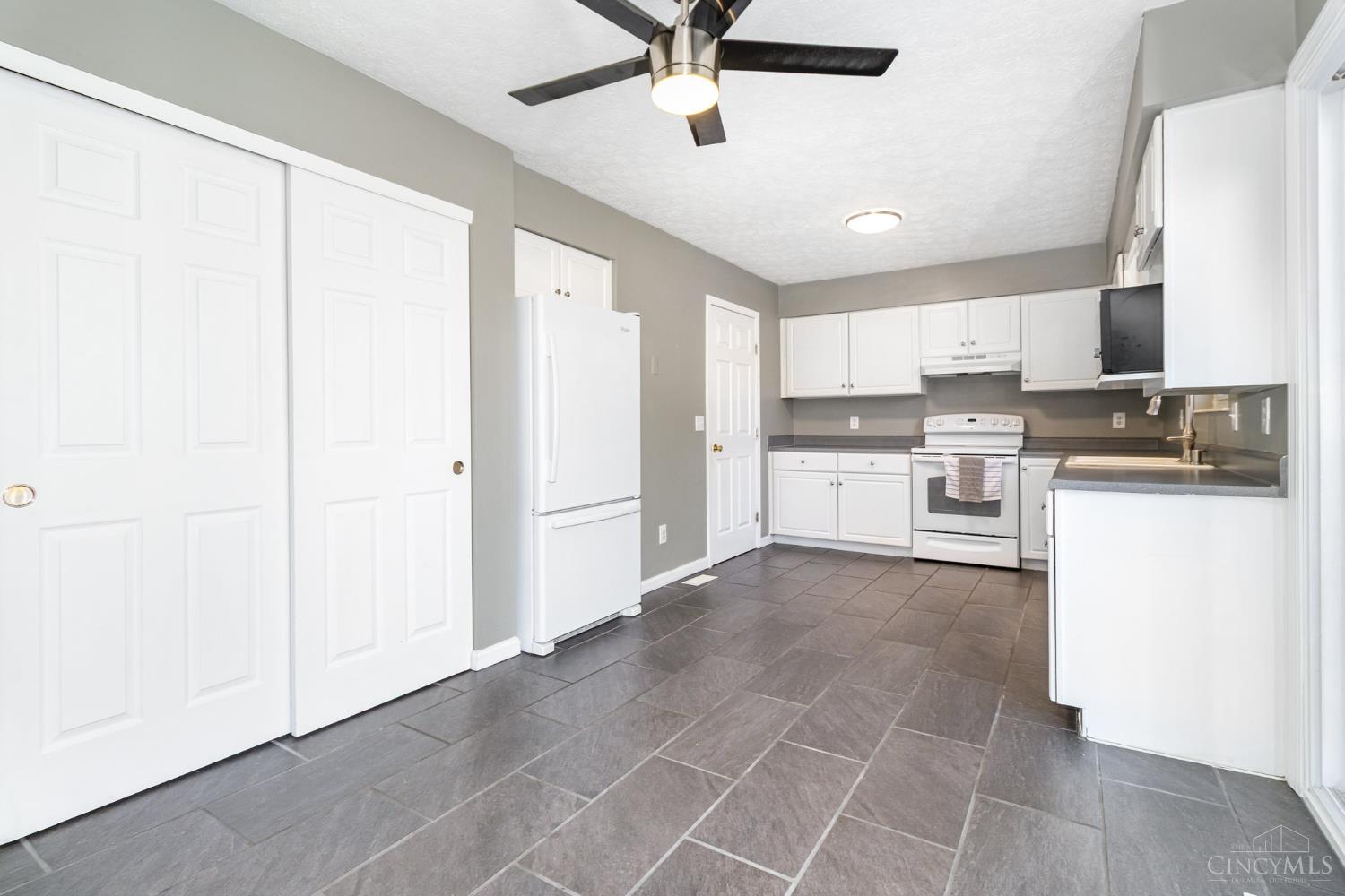 2354 Neeb Road Cincinnati, OH 45238 - Photo 10 of 33
