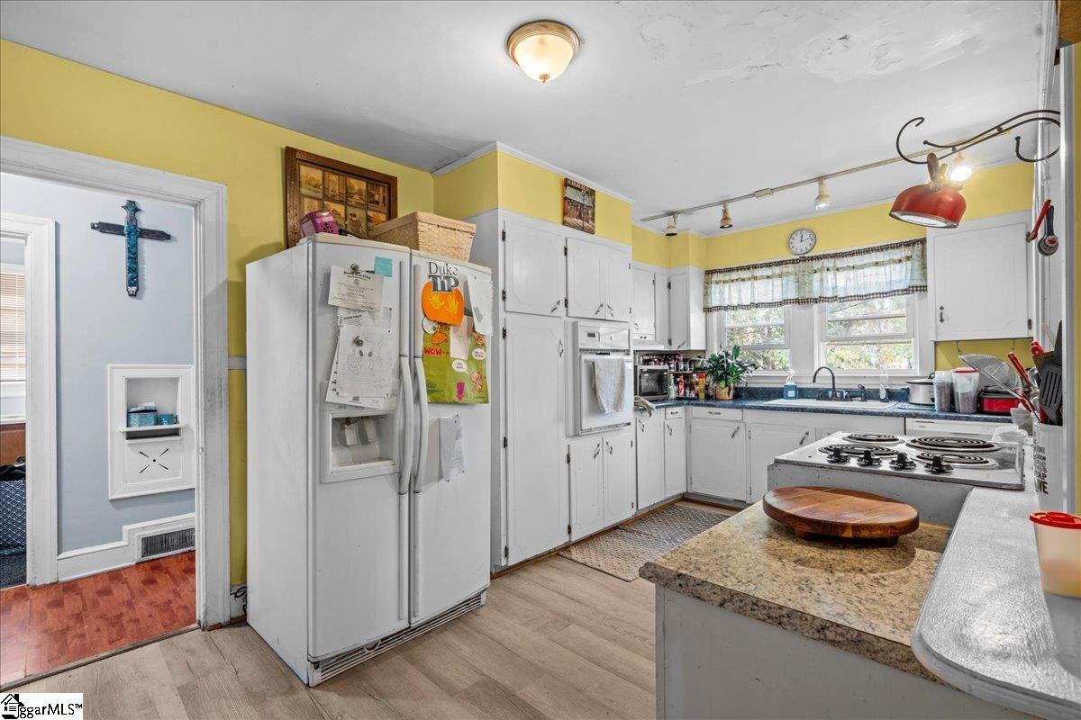 1355 North Limestone Street Gaffney, SC 29341 - Photo 8 of 21 Gallery Image 8