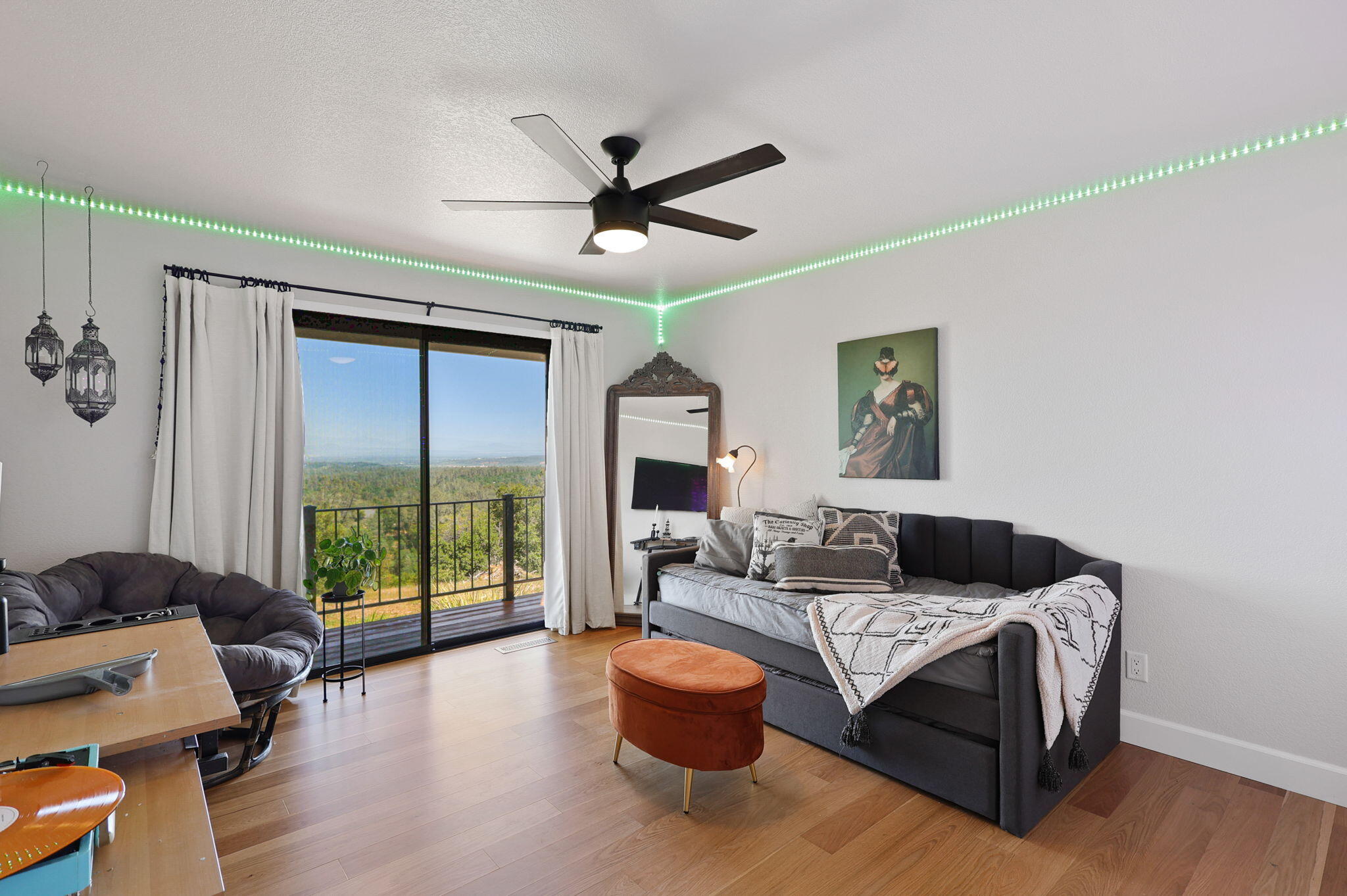 8454 Crown Way Redding, CA 96001 - Photo 21 of 44 a living room with furniture and a large window