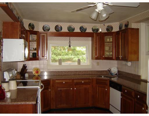 262 State Park Road New Alexandria, PA 15670 - Photo 4 of 13 Kitchen.