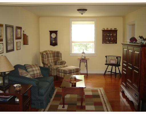 262 State Park Road New Alexandria, PA 15670 - Photo 5 of 13 Living Room.