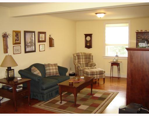262 State Park Road New Alexandria, PA 15670 - Photo 6 of 13 Living Room.