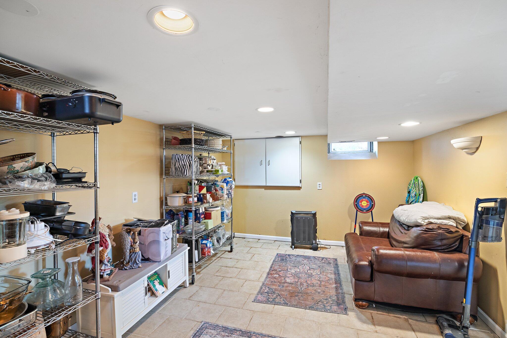 216 Southmoor Road Hammond, IN 46324 - Photo 12 of 19 a living room with furniture and a window