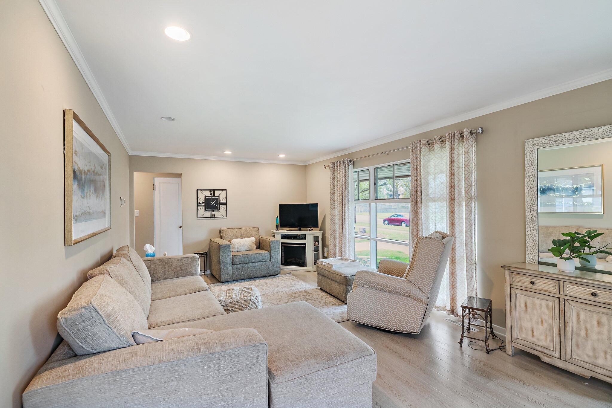 216 Southmoor Road Hammond, IN 46324 - Photo 3 of 19 a living room with furniture or couch and a wooden floor