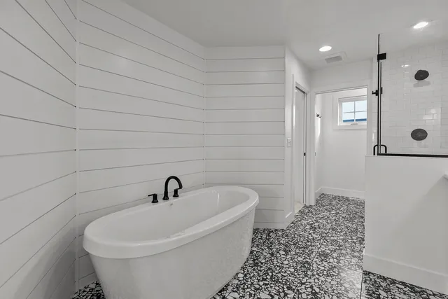 $730,000 | N8861 Noe Road, Menasha, WI 54952