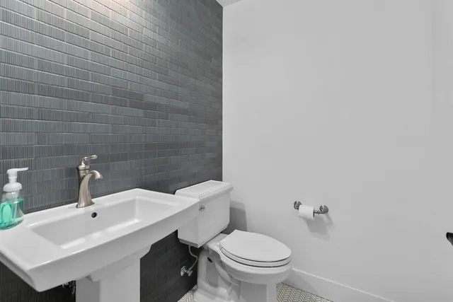 $730,000 | N8861 Noe Road, Menasha, WI 54952