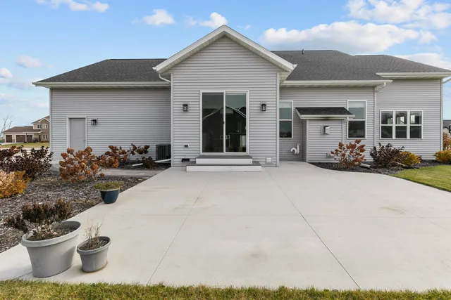 $730,000 | N8861 Noe Road, Menasha, WI 54952