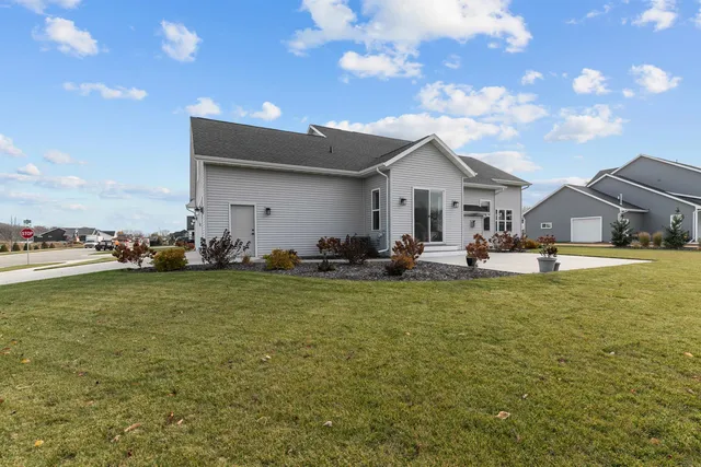$730,000 | N8861 Noe Road, Menasha, WI 54952