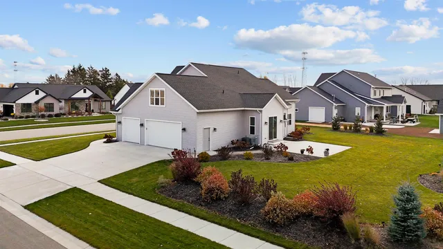 $730,000 | N8861 Noe Road, Menasha, WI 54952