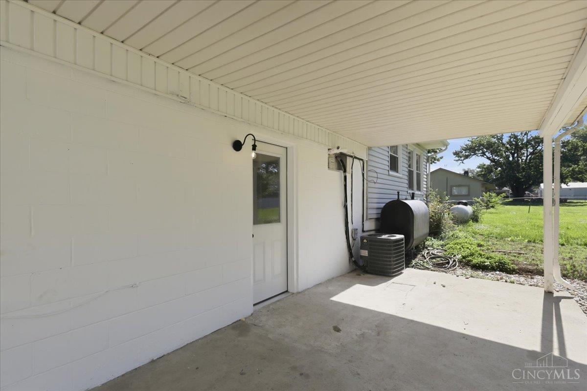 6611 Hendrickson Road Middletown, OH 45044 - Photo 38 of 62