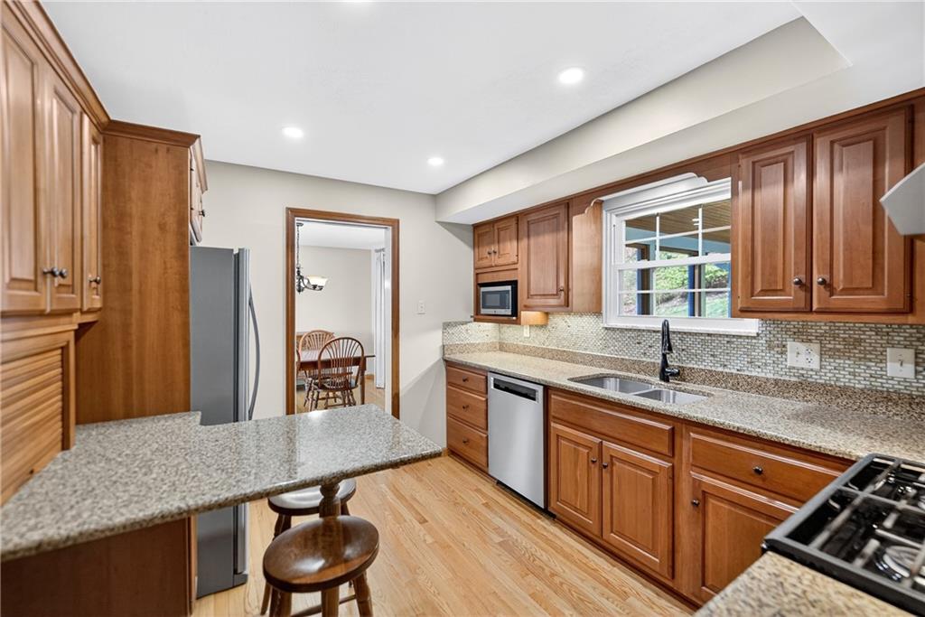 8439 Edwood Road Pittsburgh, PA 15237 - Photo 15 of 46 Gallery Image 15