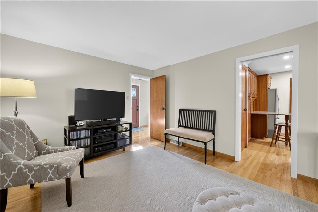 8439 Edwood Road Pittsburgh, PA 15237 - Photo 16 of 46 Gallery Image 16