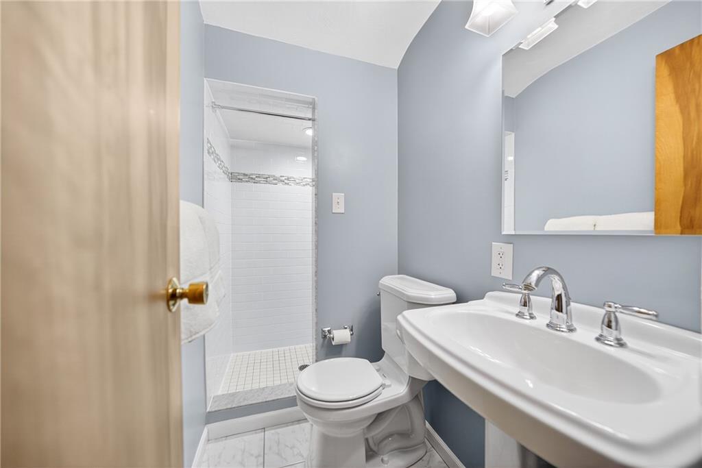 8439 Edwood Road Pittsburgh, PA 15237 - Photo 27 of 46 Gallery Image 27