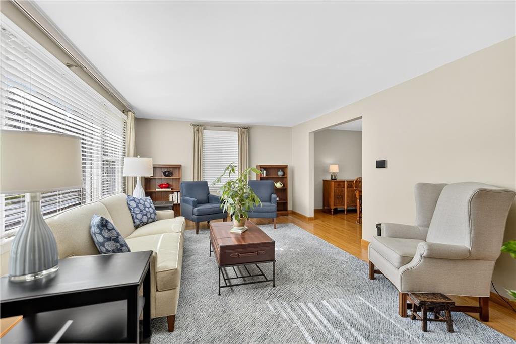 8439 Edwood Road Pittsburgh, PA 15237 - Photo 4 of 46 Gallery Image 4