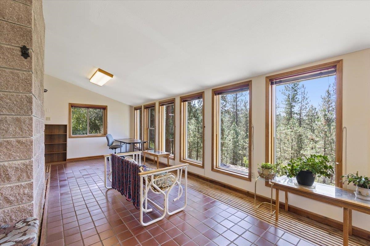 14307 East Cooper Road Mead, WA 99021 - Photo 12 of 49