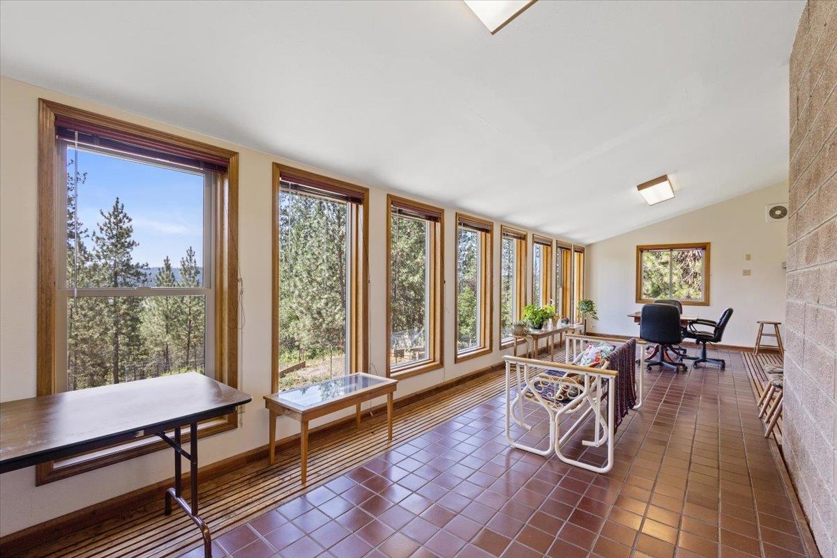 14307 East Cooper Road Mead, WA 99021 - Photo 13 of 49