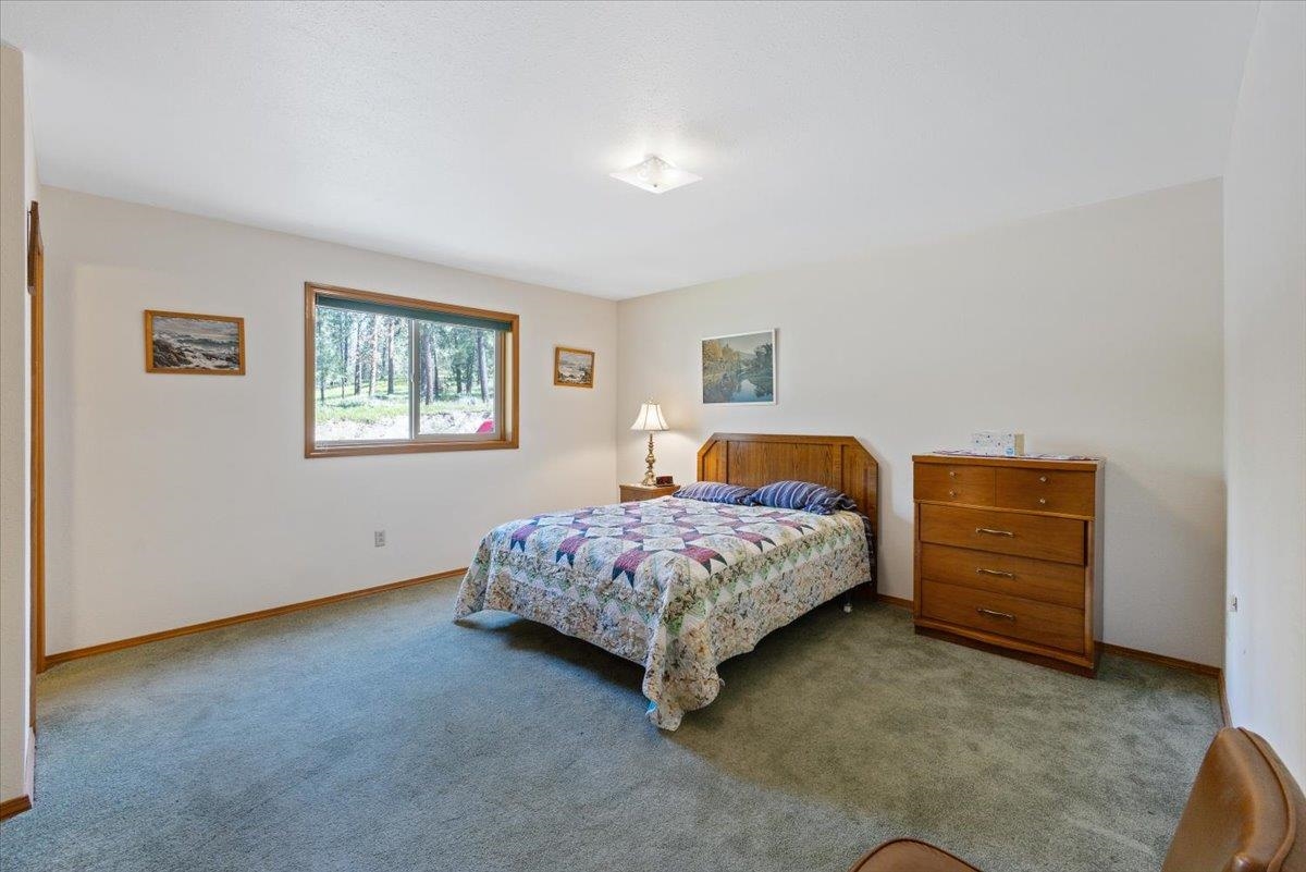 14307 East Cooper Road Mead, WA 99021 - Photo 17 of 49