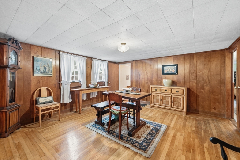 68 Chestnut Street Franklin, MA 02038 - Photo 3 of 27