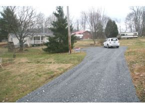 124 Hammons Road Watauga, TN 37694 - Photo 10 of 10 Picture of Driveway