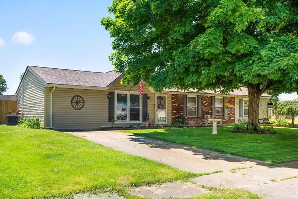 $325,000 | 320 Apache Drive, Circleville, OH 43113