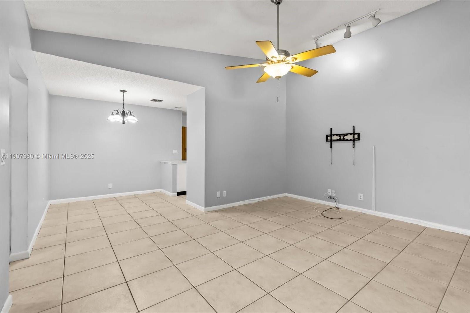 3502 Waterview Circle Palm Springs, FL 33461 - Photo 9 of 39 a view of an empty room